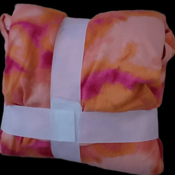 Beautiful design pajamas set - Picture 3 of 4